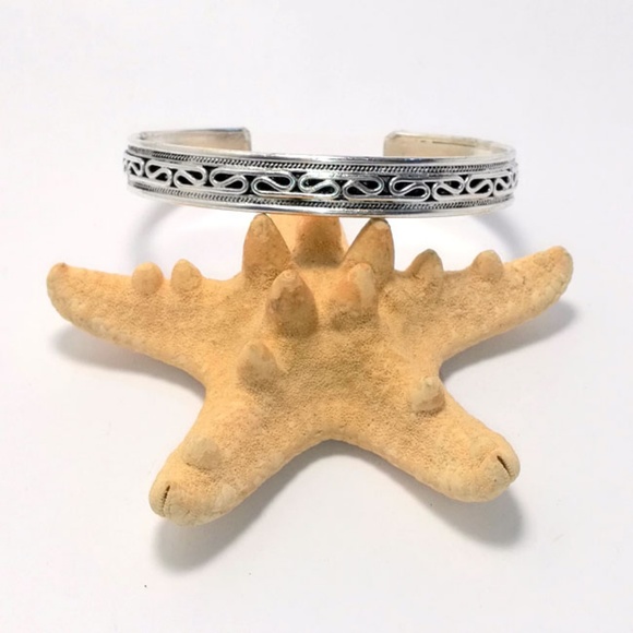 Handmade Adjustable Unisex White Metal Bracelet - Picture 3 of 3